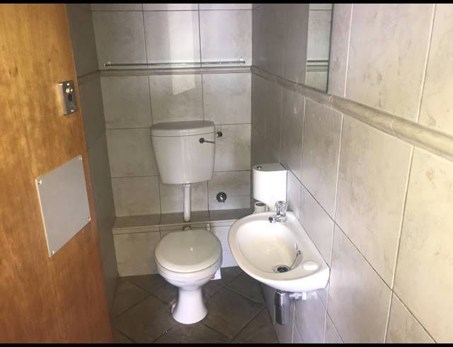 114M² OFFICE TO LET IN BELLVILLE CENTRAL